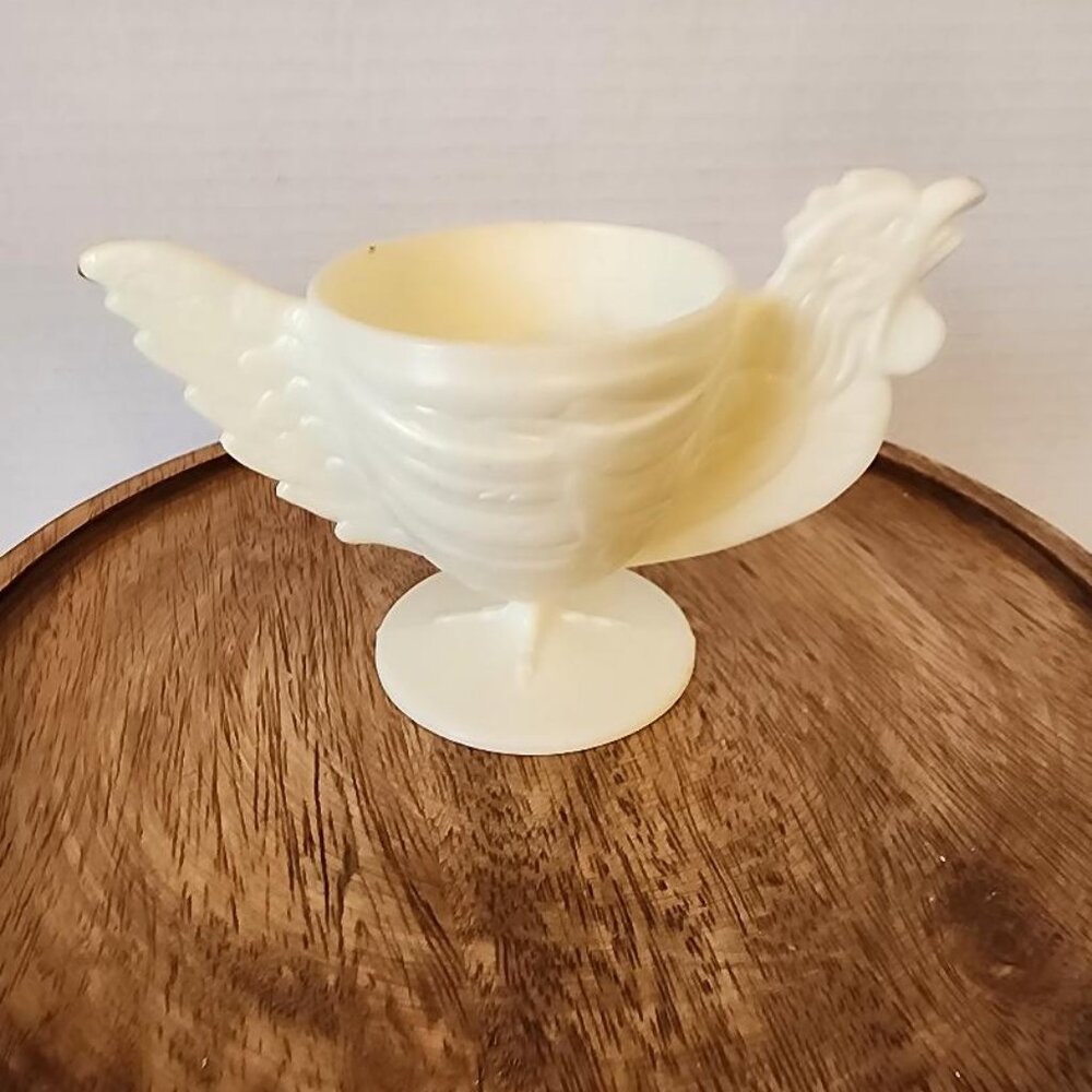 Vintage Plastic White Chicken Egg Cup-3"